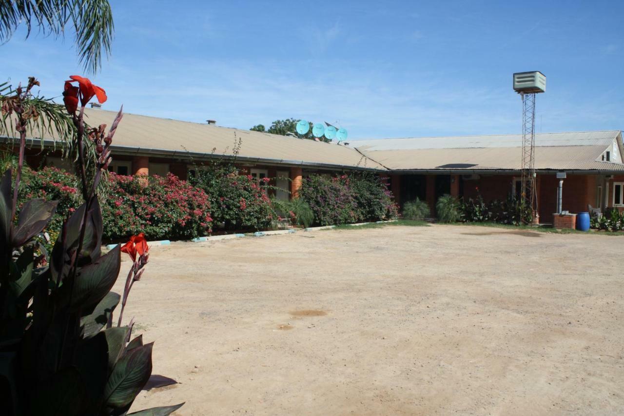 Hotel Golondrina Filadelfia المظهر الخارجي الصورة